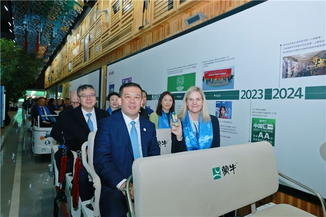 “令人难以置信!” 国际奥委会主席考文垂盛赞蒙牛乌兰布和治沙成果(图2) “令人难以置信!” 国际奥委会主席考文垂盛赞蒙牛乌兰布和治沙成果(图2)